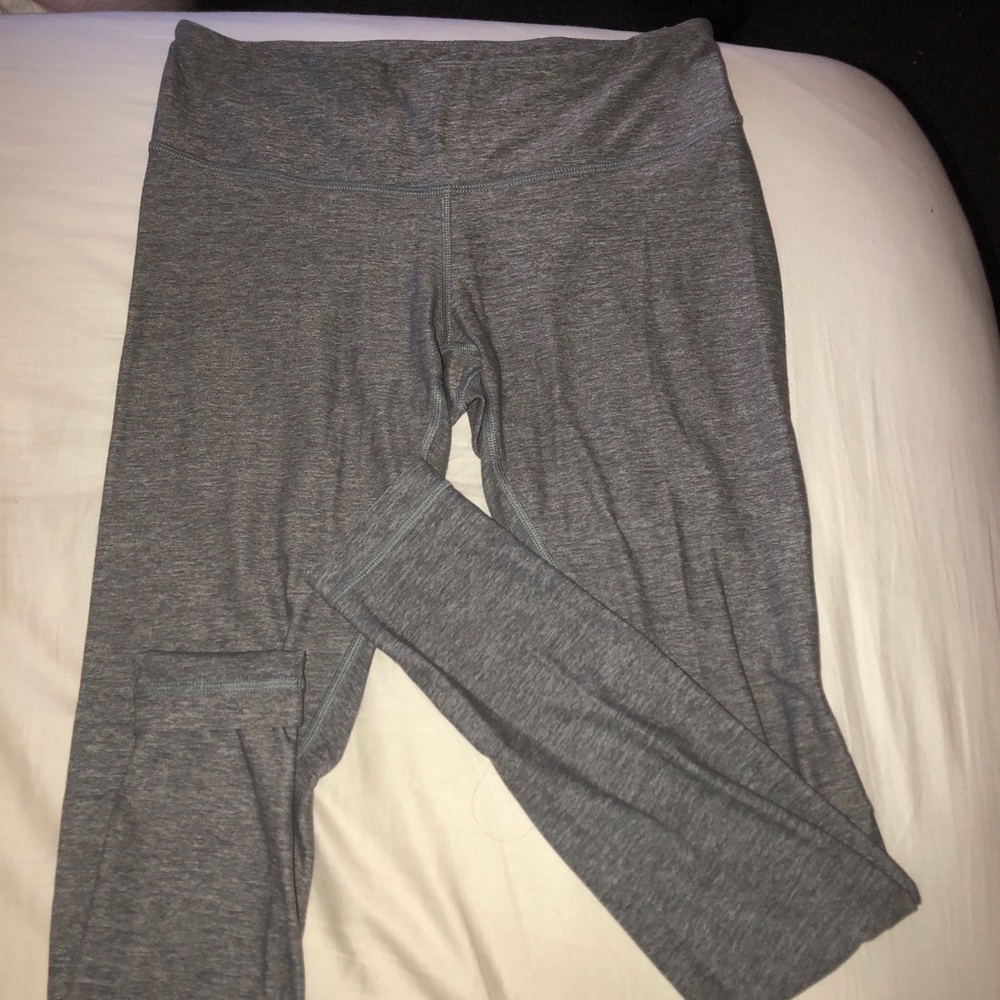 light grey LULU lemon leggings